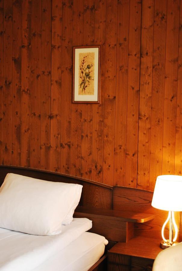 Rooms With Private Bathrooms Saas im Prattigau Exteriér fotografie