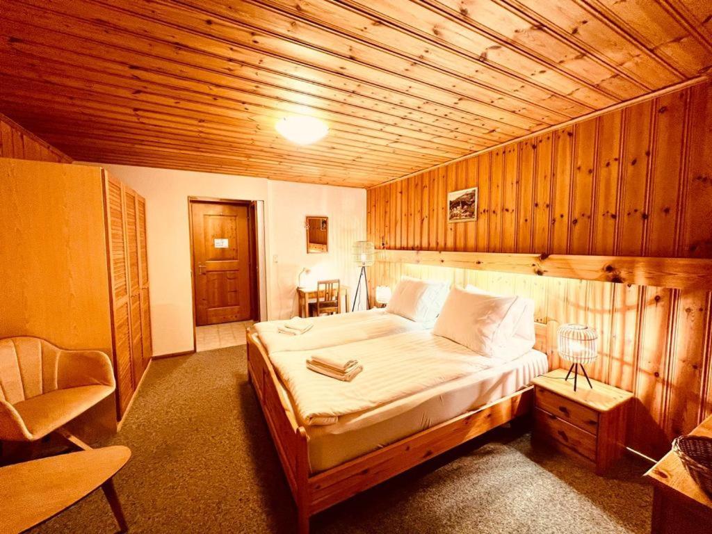 Rooms With Private Bathrooms Saas im Prattigau Exteriér fotografie